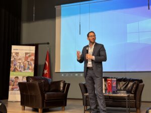 Amgen Biotech Experience Programı Öğretmen ve Öğrencileri Biyoteknoloji Öğretmen Zirvesi’nde Bir Araya Getirdi