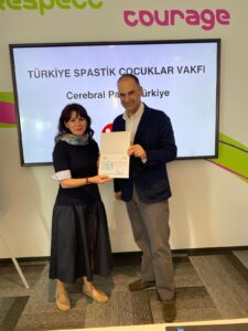 Merck Türkiye’den Umutlu Bileklik Atölyesi ile Özel Gereksinimli Çocuklara Destek